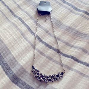 Necklace & earrings set